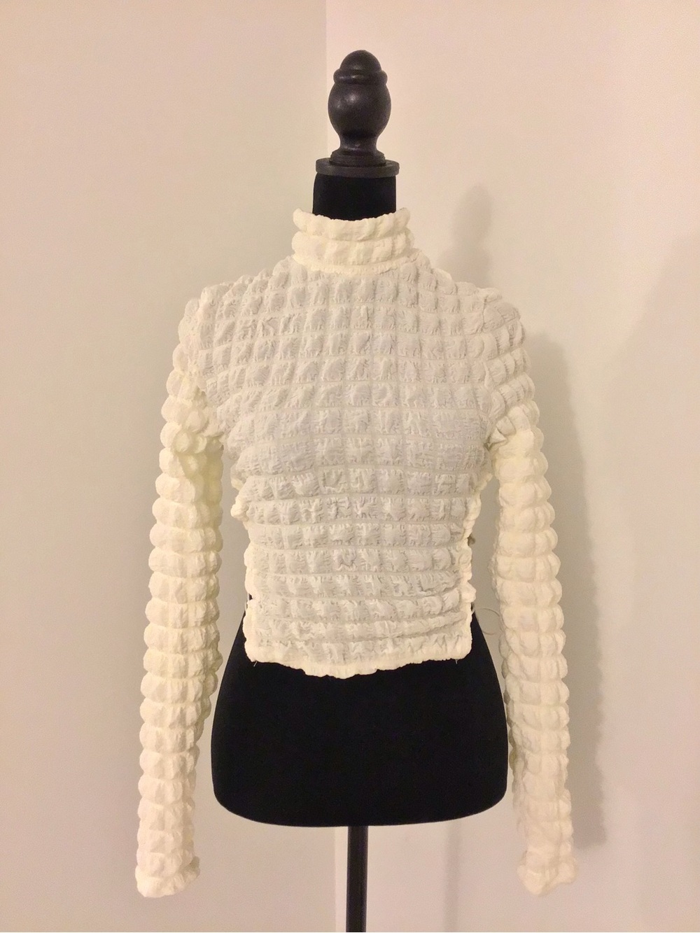 FASHION NOVA Cream Quilt Textured Turtleneck, Lightweight, size S
